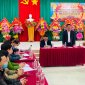 Đồng chí Vũ Văn Đạt, Tỉnh ủy viên, Bí thư Huyện ủy  thăm, tặng quà nhân dịp Tết nguyên đán Nhâm Dần năm 2022 tại thị trấn Kim Tân.
